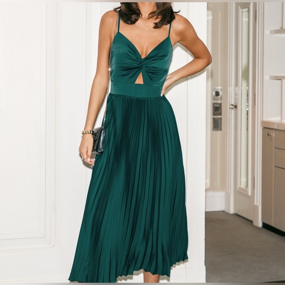 Cupshe Emerald Pleated Midi Dress